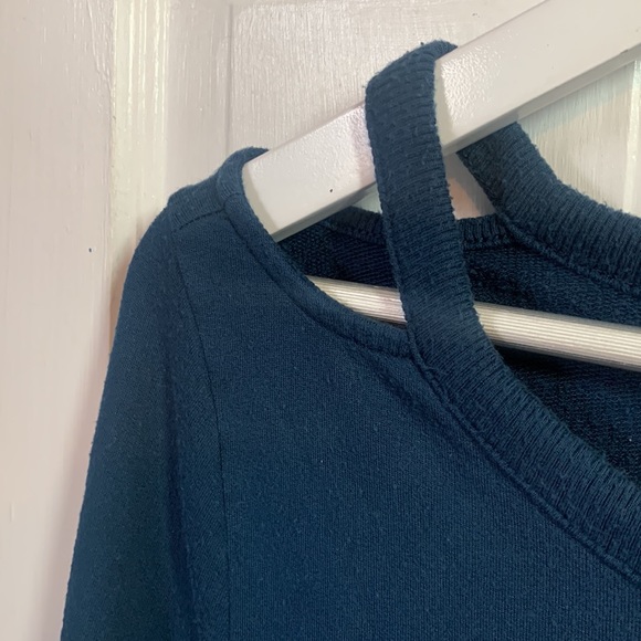 Athleta Cut Out Neck Sweatshirt Top Constellation Blue W-309 Size Small - Picture 5 of 10
